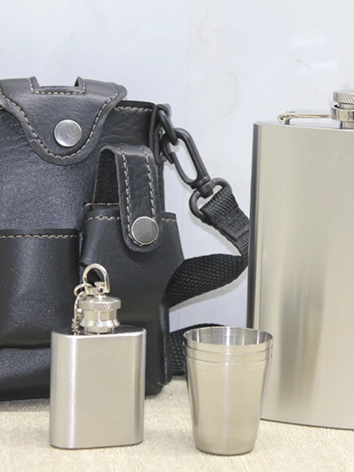 Deri Kılıflı Matara Seti Alk3928