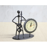 Metal Saatli Keman Çalan Müzisyen Alk4333