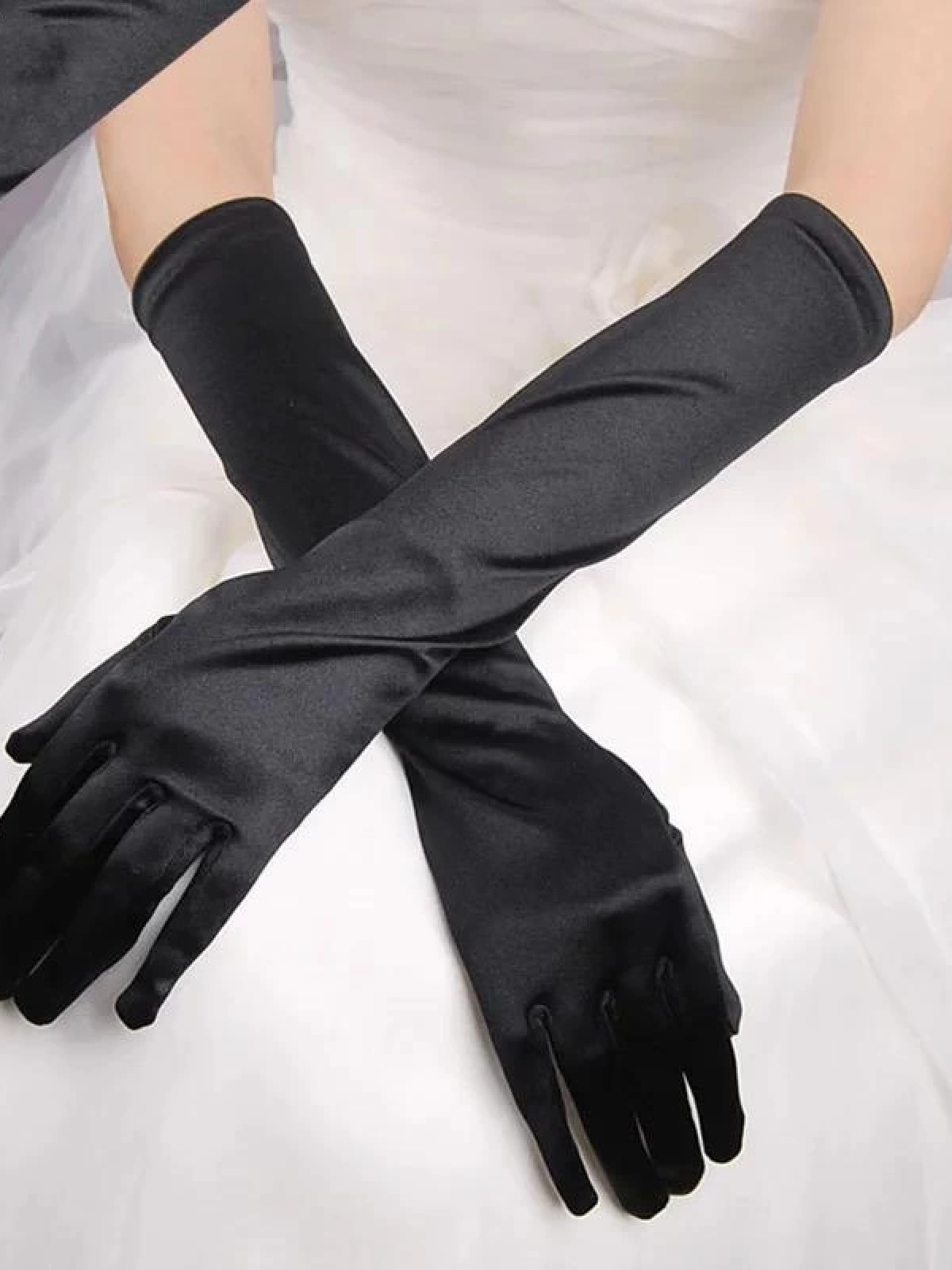 Uzun Boy Ekstra Parlak Saten Eldiven Siyah Renk